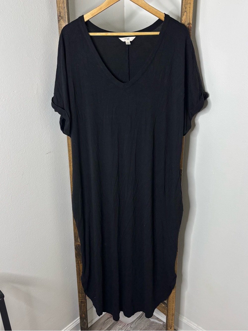 Terra & Sky Black V-Neck Maxi Dress Size 1X